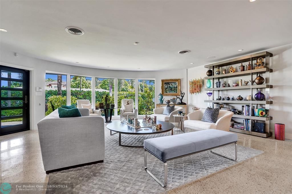 Active With Contract: $1,695,000 (3 beds, 3 baths, 2368 Square Feet)