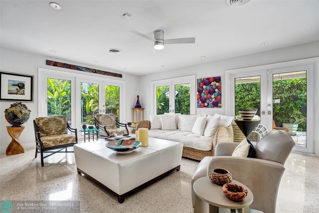 Active With Contract: $1,695,000 (3 beds, 3 baths, 2368 Square Feet)