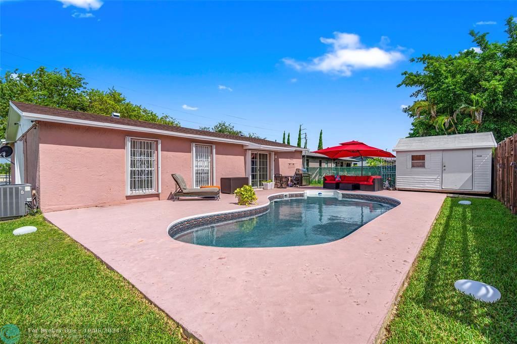 For Sale: $549,000 (4 beds, 2 baths, 1270 Square Feet)