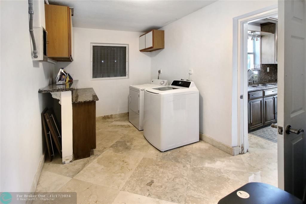 For Sale: $1,129,000 (3 beds, 2 baths, 1738 Square Feet)