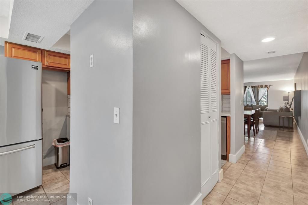 For Sale: $287,000 (2 beds, 2 baths, 1113 Square Feet)