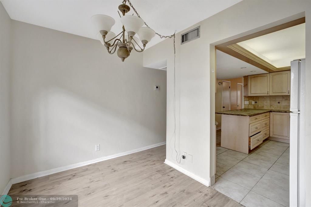 For Rent: $2,100 (2 beds, 2 baths, 960 Square Feet)