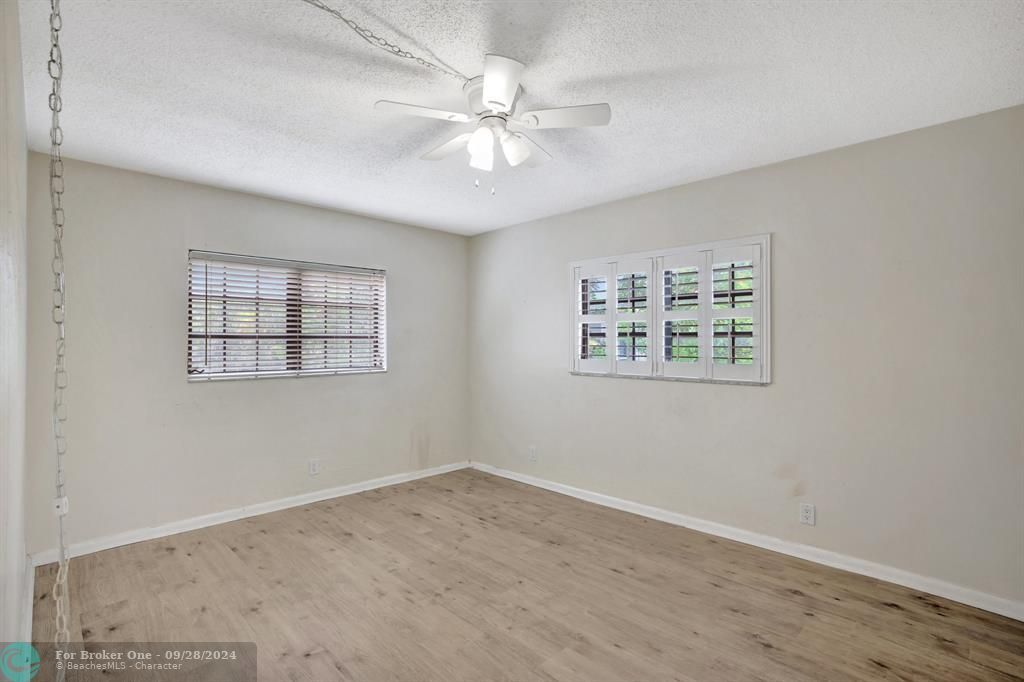 For Rent: $2,100 (2 beds, 2 baths, 960 Square Feet)