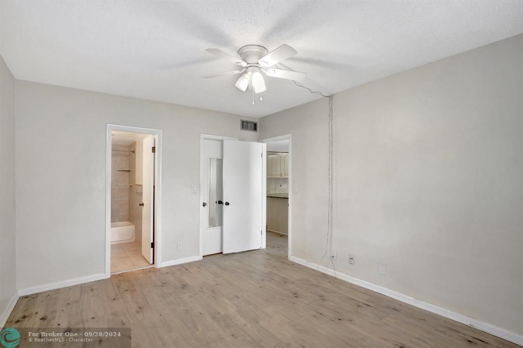 For Rent: $2,100 (2 beds, 2 baths, 960 Square Feet)