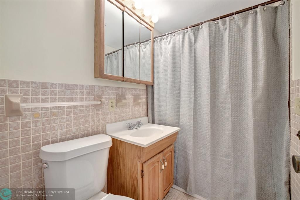 For Rent: $2,100 (2 beds, 2 baths, 960 Square Feet)