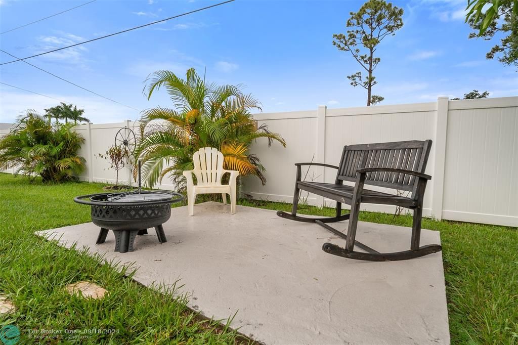 For Sale: $427,000 (3 beds, 2 baths, 1536 Square Feet)