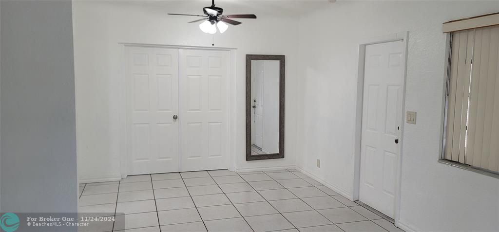 For Rent: $3,595 (4 beds, 2 baths, 1281 Square Feet)