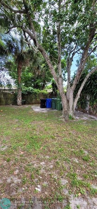 For Rent: $3,595 (4 beds, 2 baths, 1281 Square Feet)