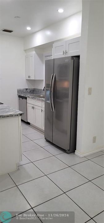 For Rent: $3,595 (4 beds, 2 baths, 1281 Square Feet)