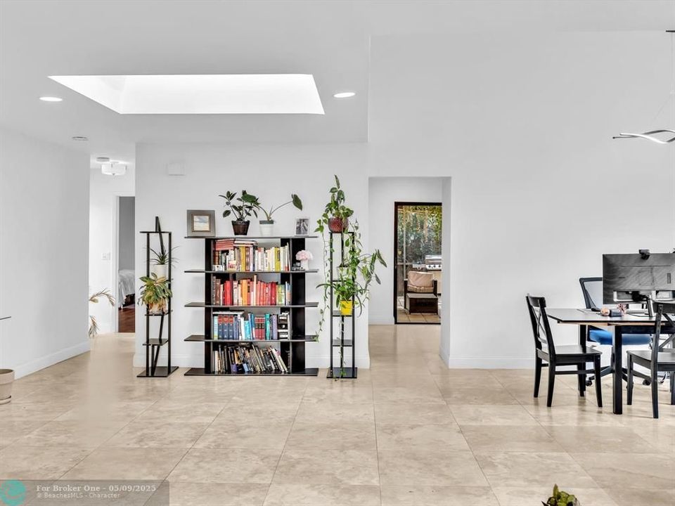 Recently Sold: $590,000 (2 beds, 2 baths, 1627 Square Feet)