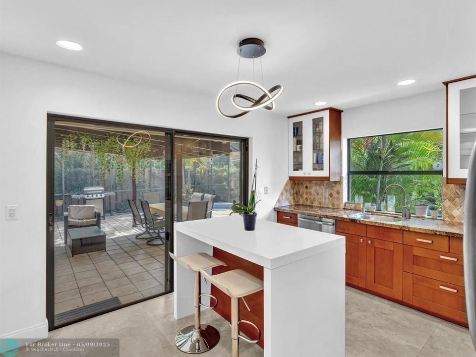 Recently Sold: $590,000 (2 beds, 2 baths, 1627 Square Feet)
