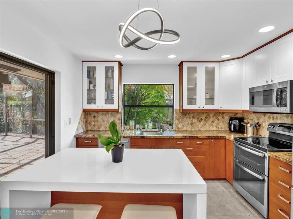 Recently Sold: $590,000 (2 beds, 2 baths, 1627 Square Feet)