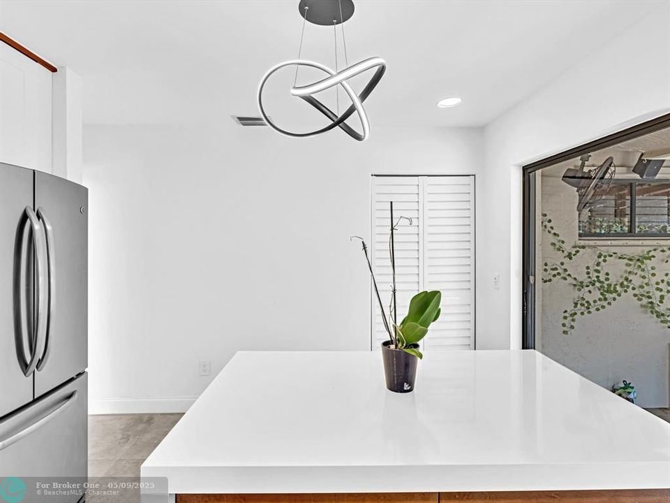 Recently Sold: $590,000 (2 beds, 2 baths, 1627 Square Feet)