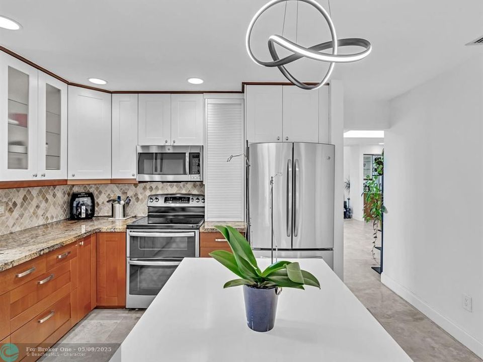 Recently Sold: $590,000 (2 beds, 2 baths, 1627 Square Feet)