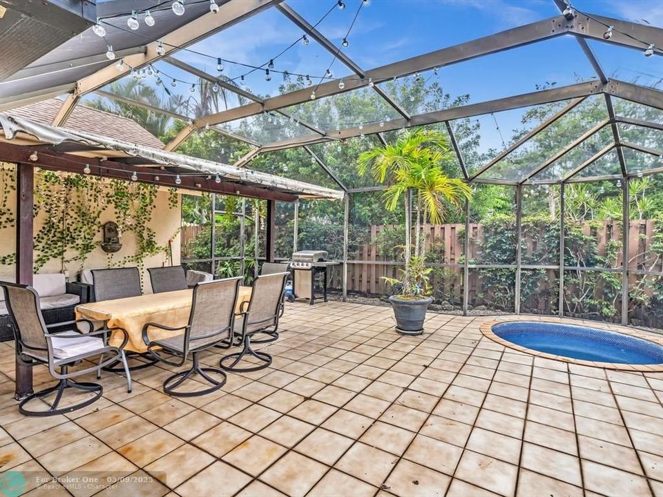 Recently Sold: $590,000 (2 beds, 2 baths, 1627 Square Feet)