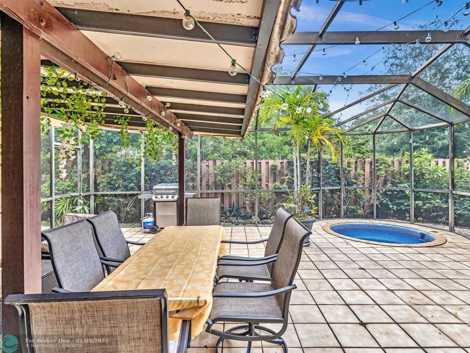 Recently Sold: $590,000 (2 beds, 2 baths, 1627 Square Feet)