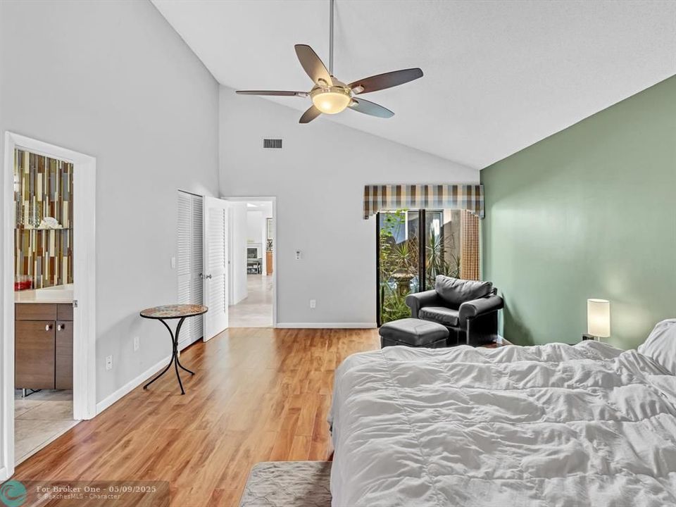 Recently Sold: $590,000 (2 beds, 2 baths, 1627 Square Feet)