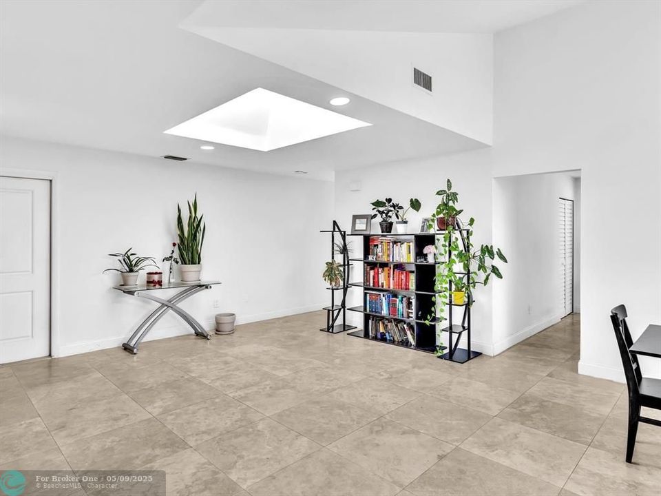 Recently Sold: $590,000 (2 beds, 2 baths, 1627 Square Feet)