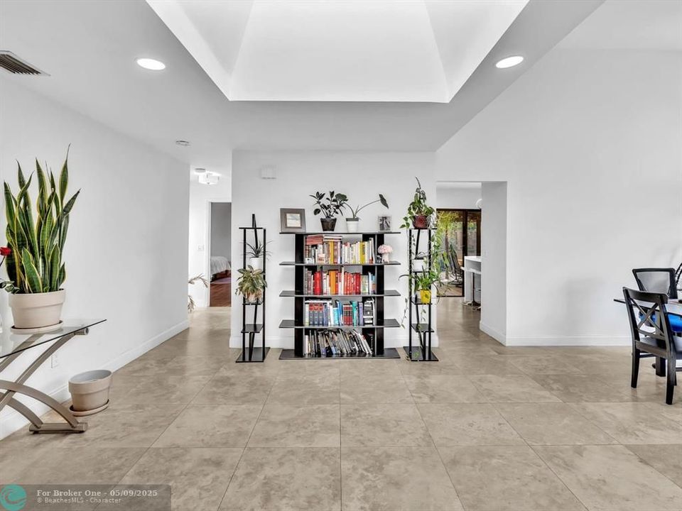 Recently Sold: $590,000 (2 beds, 2 baths, 1627 Square Feet)