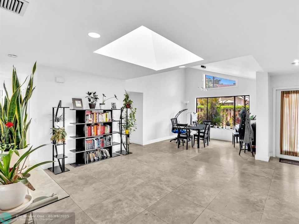 Recently Sold: $590,000 (2 beds, 2 baths, 1627 Square Feet)