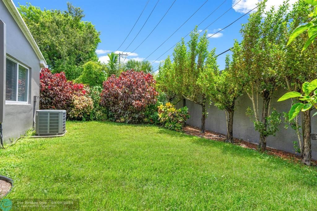 Active With Contract: $550,000 (3 beds, 2 baths, 1188 Square Feet)