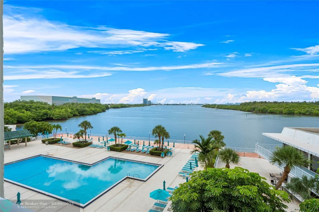 Recently Sold: $349,999 (1 beds, 1 baths, 762 Square Feet)