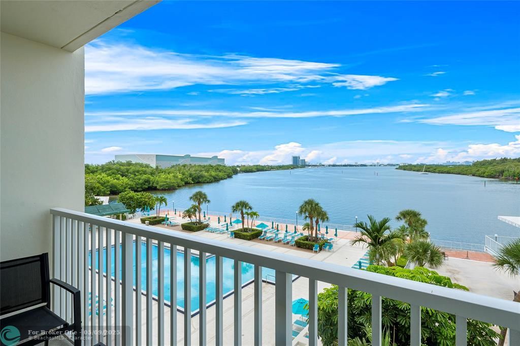 Recently Sold: $349,999 (1 beds, 1 baths, 762 Square Feet)