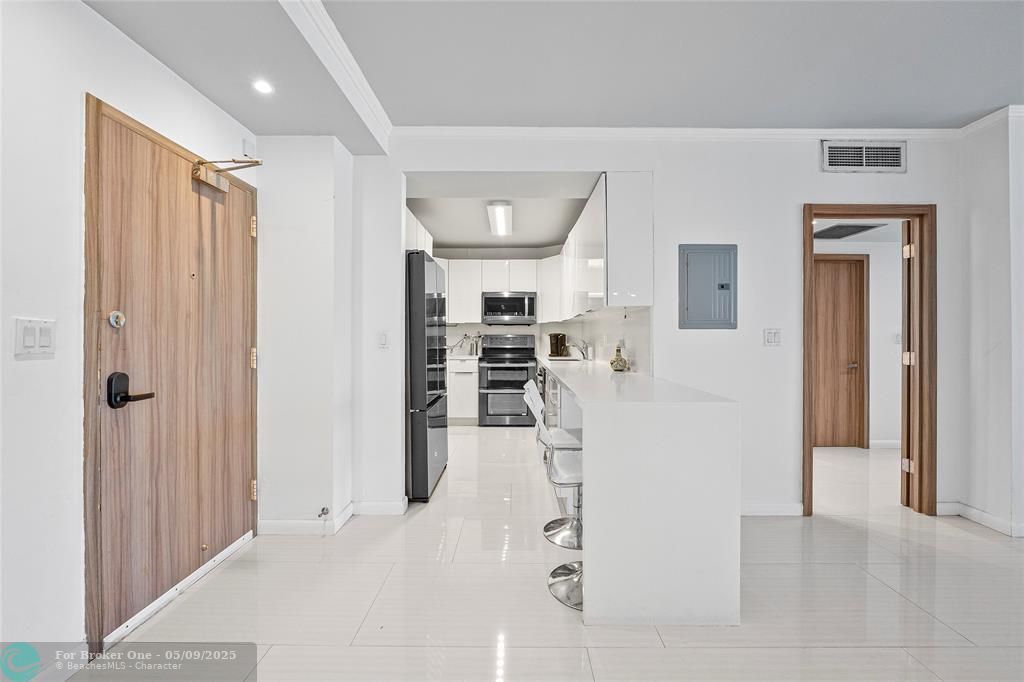 Recently Sold: $349,999 (1 beds, 1 baths, 762 Square Feet)