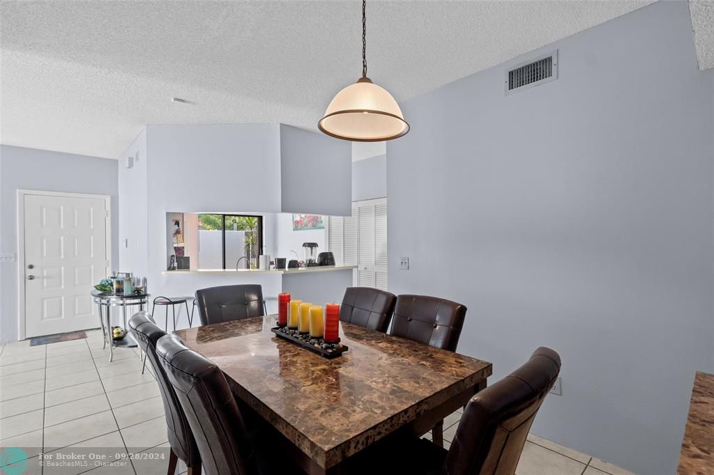 Active With Contract: $529,900 (3 beds, 2 baths, 1367 Square Feet)