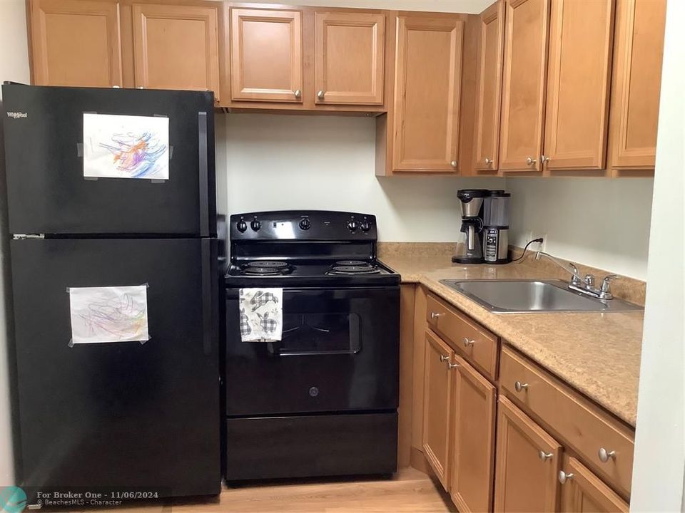 For Sale: $90,000 (1 beds, 1 baths, 600 Square Feet)