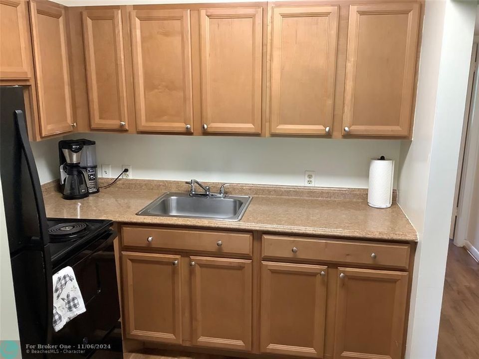 For Sale: $90,000 (1 beds, 1 baths, 600 Square Feet)