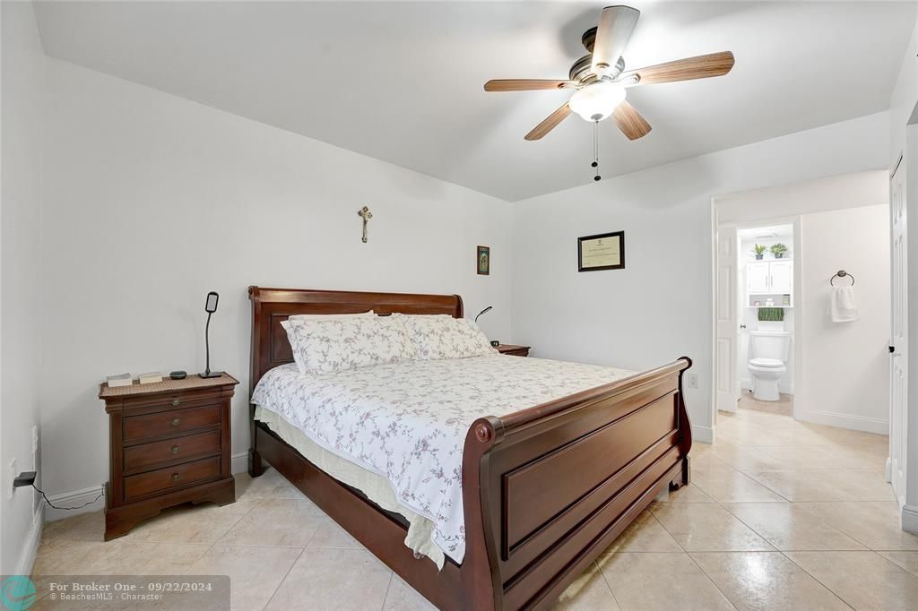 For Sale: $364,900 (2 beds, 2 baths, 1385 Square Feet)