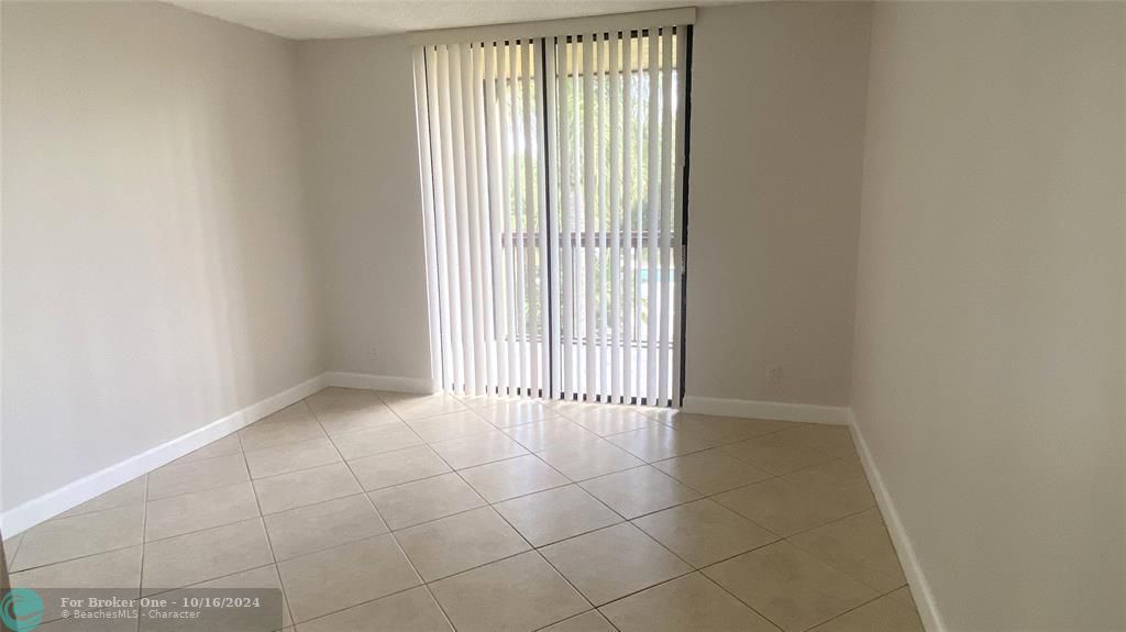 For Rent: $2,050 (2 beds, 2 baths, 1070 Square Feet)