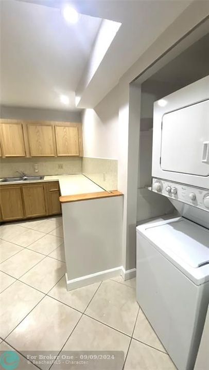 For Rent: $2,050 (2 beds, 2 baths, 1070 Square Feet)