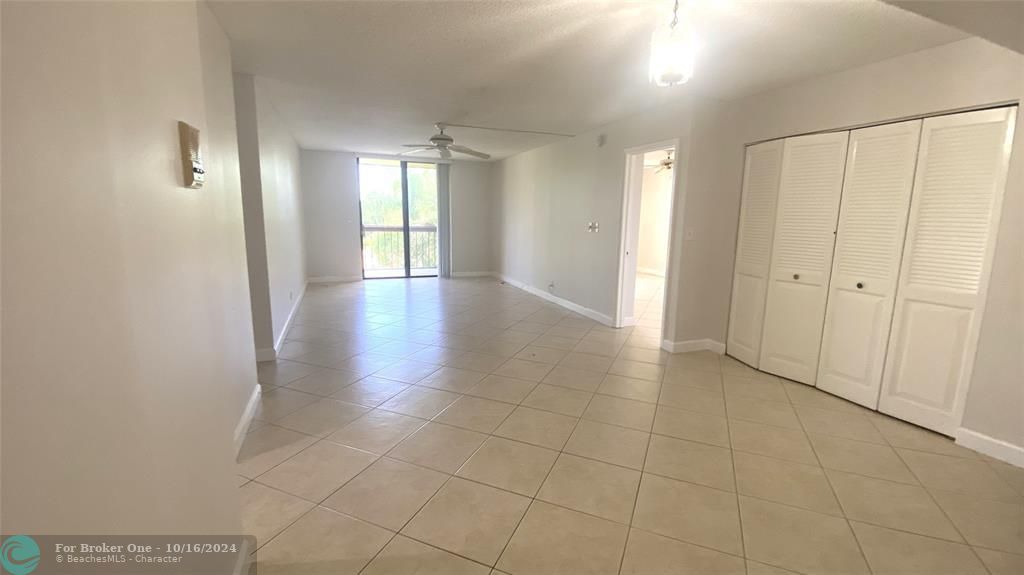 For Rent: $1,975 (2 beds, 2 baths, 1070 Square Feet)