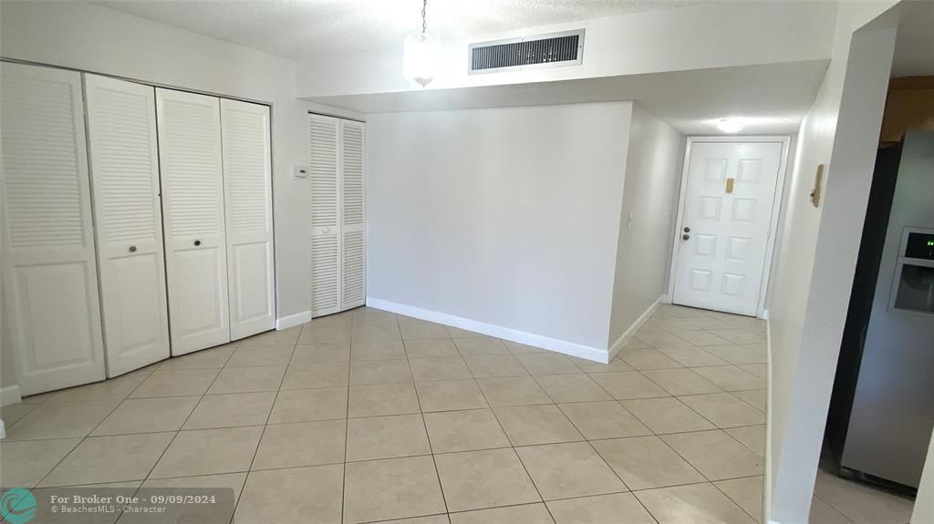 For Rent: $2,050 (2 beds, 2 baths, 1070 Square Feet)