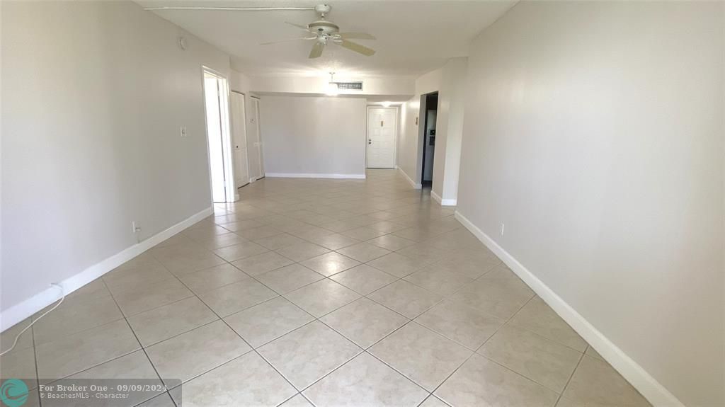 For Rent: $2,050 (2 beds, 2 baths, 1070 Square Feet)