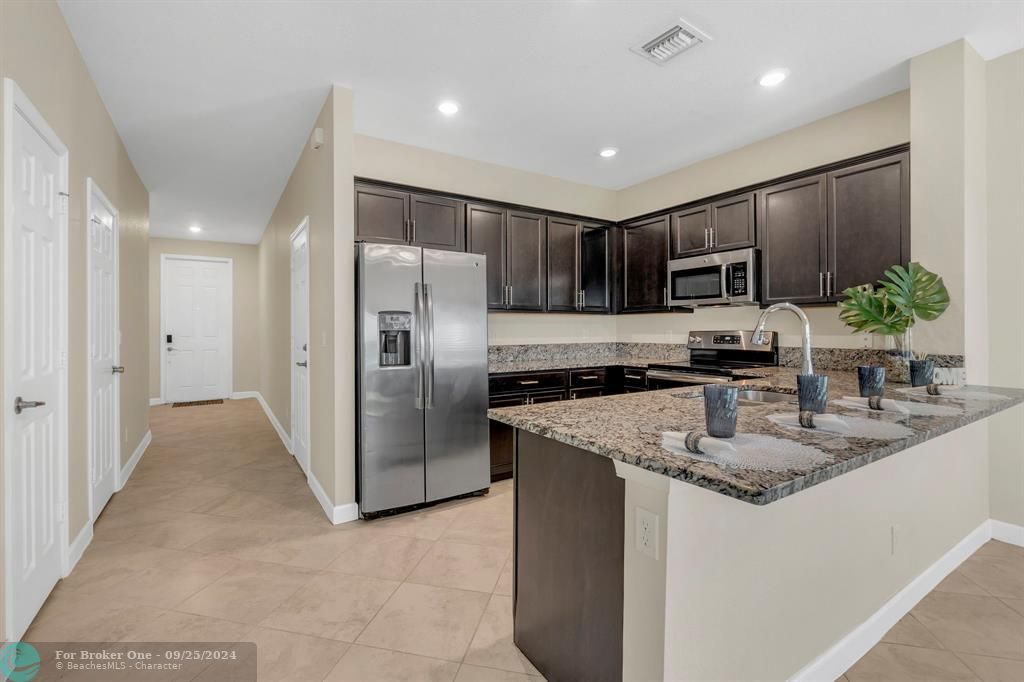 Active With Contract: $2,800 (3 beds, 2 baths, 0 Square Feet)