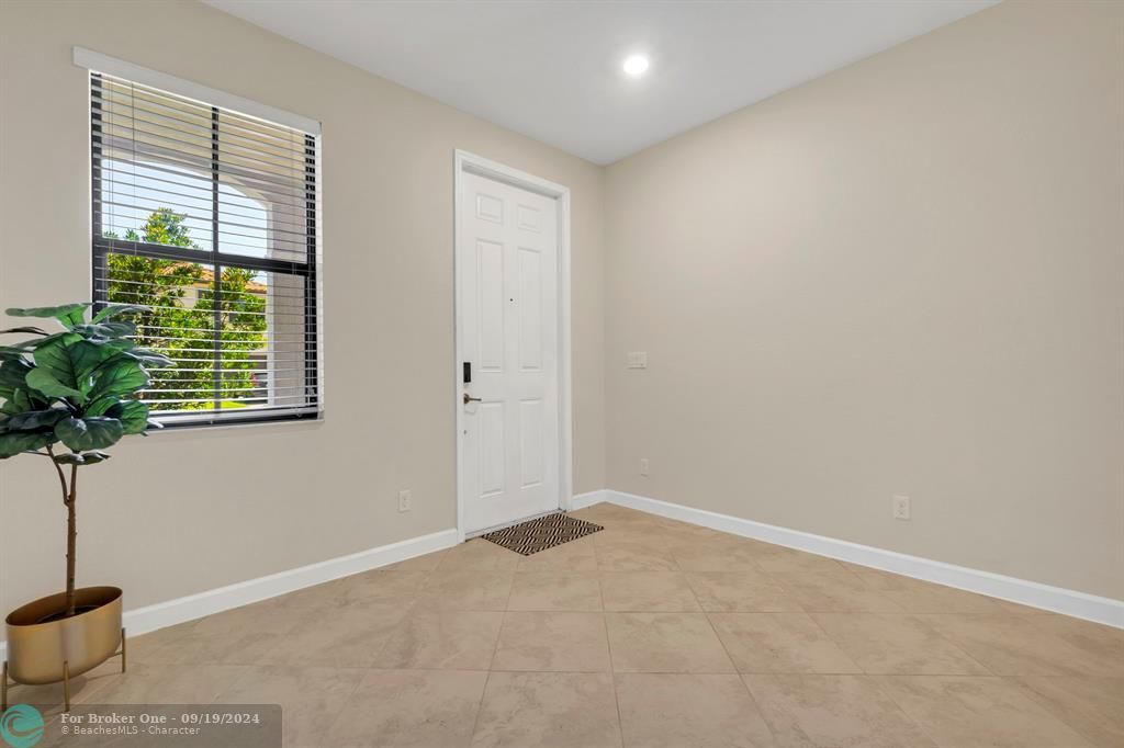 Active With Contract: $2,800 (3 beds, 2 baths, 0 Square Feet)