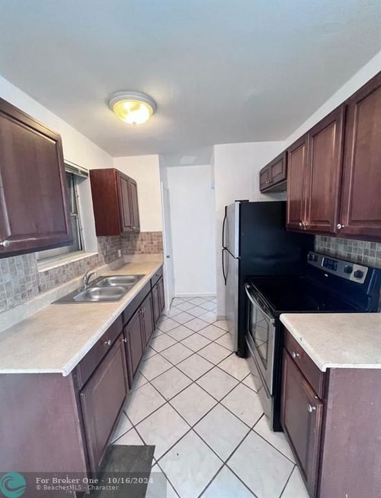 For Rent: $1,500 (1 beds, 1 baths, 574 Square Feet)