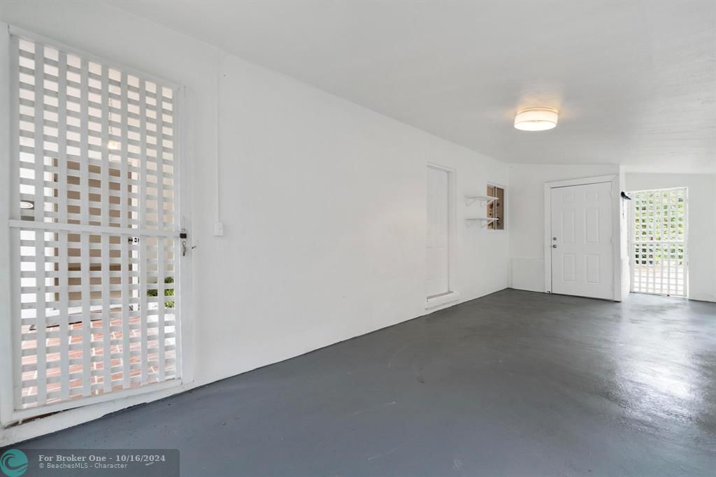 Active With Contract: $5,100 (3 beds, 2 baths, 1425 Square Feet)