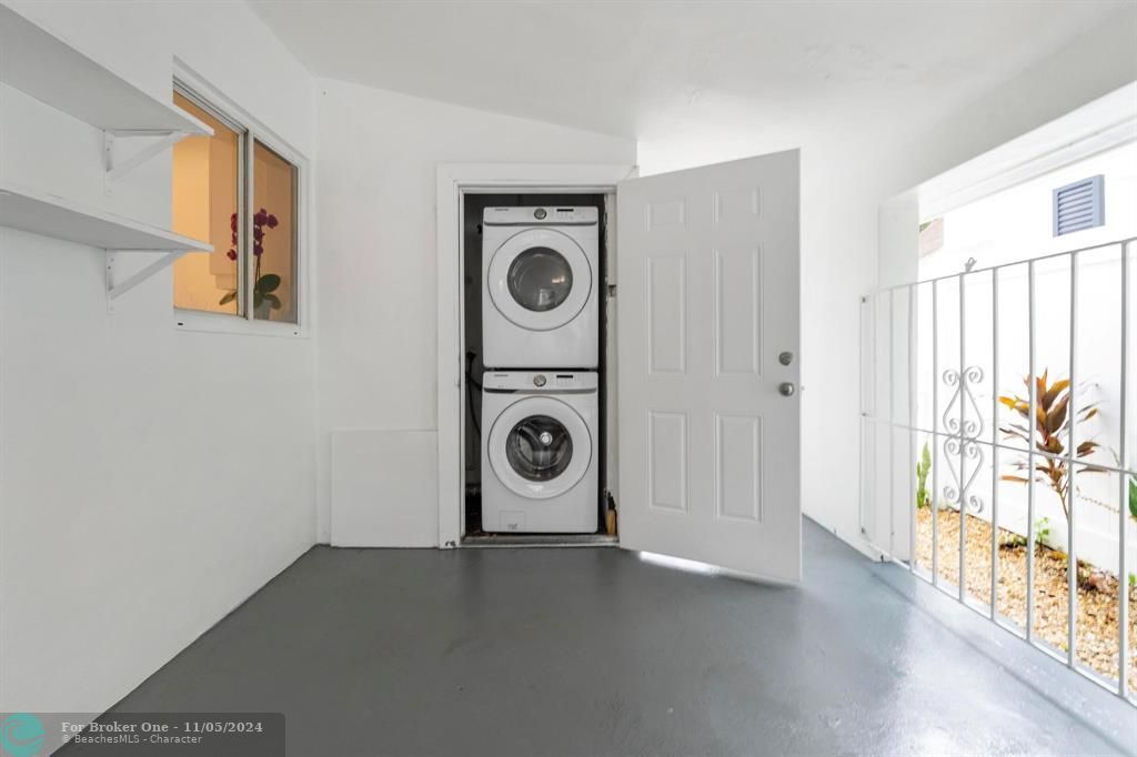 Active With Contract: $5,100 (3 beds, 2 baths, 1425 Square Feet)