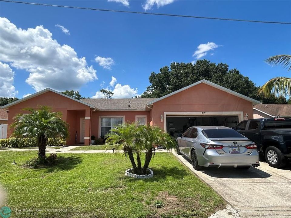 For Sale: $304,500 (3 beds, 2 baths, 1609 Square Feet)