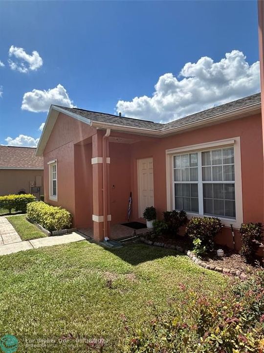 For Sale: $304,500 (3 beds, 2 baths, 1609 Square Feet)