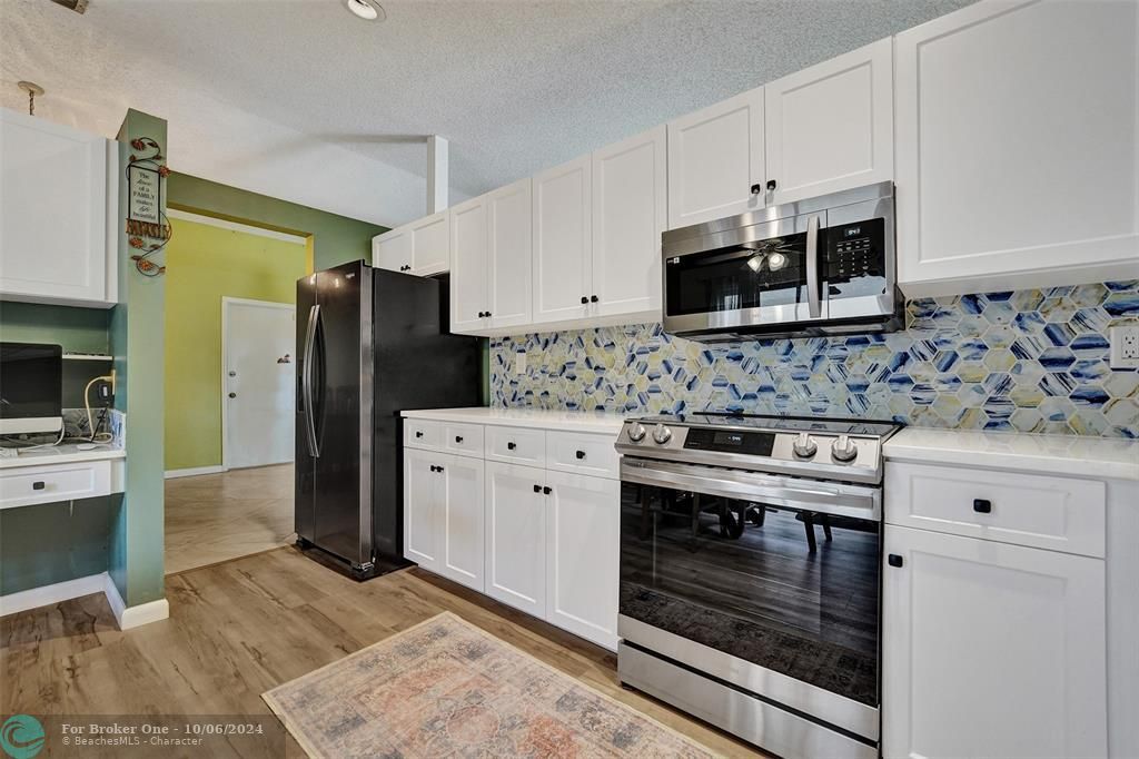 Active With Contract: $559,000 (3 beds, 2 baths, 1735 Square Feet)