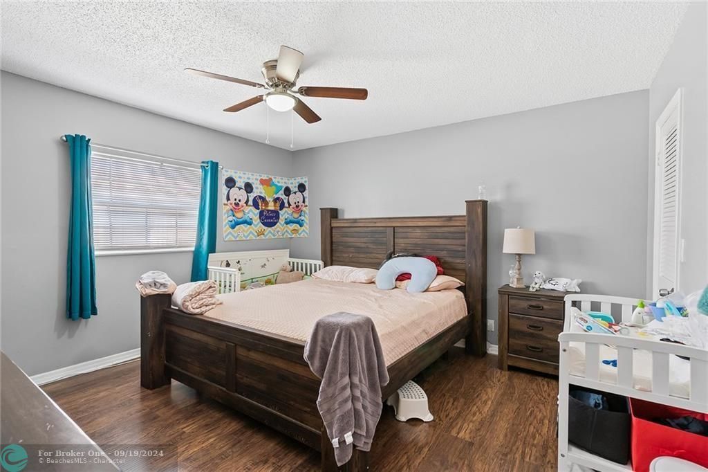 Active With Contract: $1,650 (2 beds, 1 baths, 738 Square Feet)