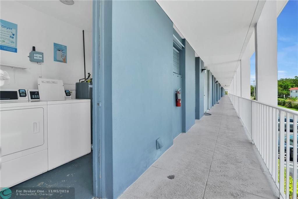 Active With Contract: $1,595 (1 beds, 1 baths, 565 Square Feet)