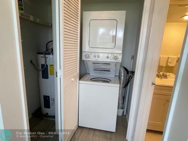 For Rent: $2,200 (2 beds, 2 baths, 1150 Square Feet)