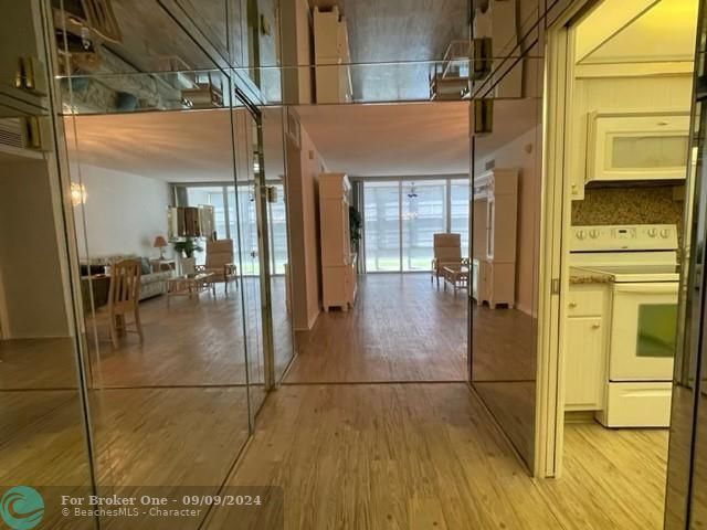 For Rent: $2,200 (2 beds, 2 baths, 1150 Square Feet)