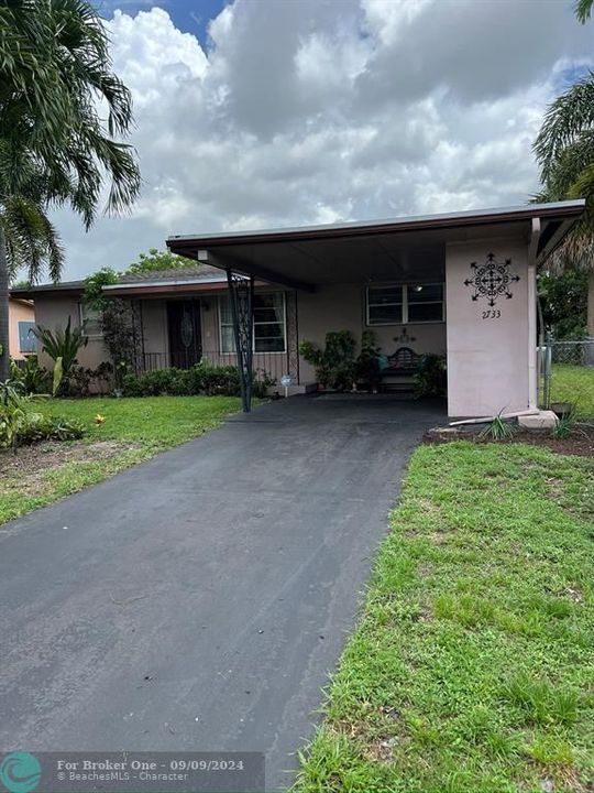 Active With Contract: $415,000 (3 beds, 2 baths, 1462 Square Feet)